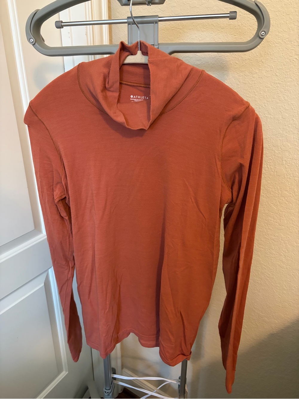 Athleta Women’s Rust Orange Turtleneck Tshirt
